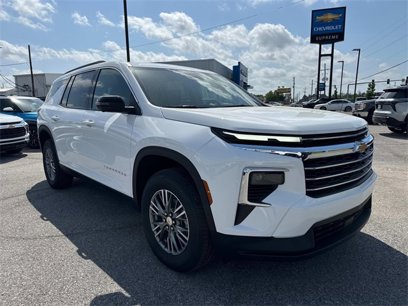 New 2025 Chevrolet Traverse LT w/ Driver Confidence Package
