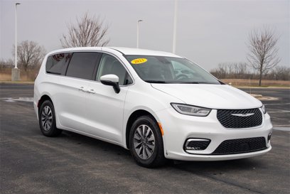 Used 2023 Chrysler Pacifica Touring-L