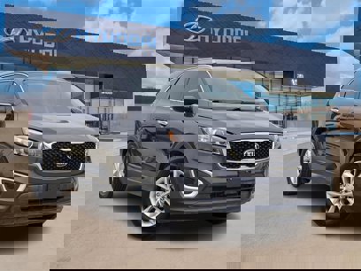 Used 2016 Kia Sorento LX w/ LX Convenience Package