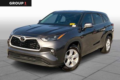 Used 2023 Toyota Highlander LE