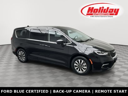 Used 2023 Chrysler Pacifica Touring-L