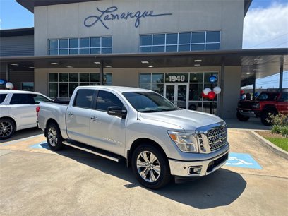 Used 2018 Nissan Titan SV w/ SV Convenience Package