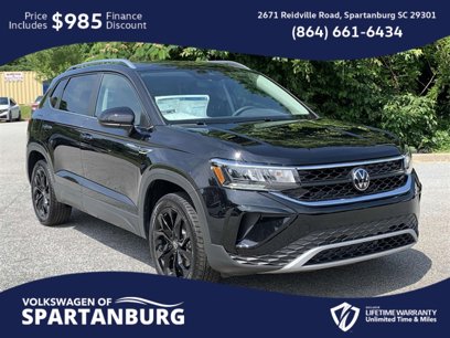 Used 2024 Volkswagen Taos SE w/ Black Wheel Package