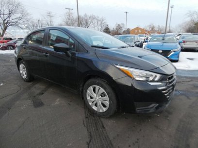 New 2025 Nissan Versa S w/ Trunk Package