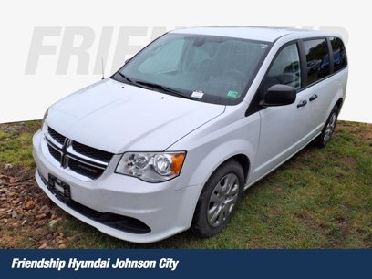 Used 2019 Dodge Grand Caravan SE w/ UConnect Hands-Free Group