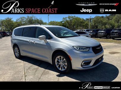 Used 2022 Chrysler Pacifica Touring-L
