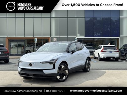 New 2025 Volvo EX30 Plus w/ Protection Package Premier