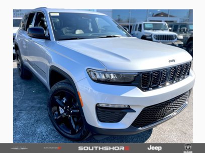 New 2025 Jeep Grand Cherokee Limited w/ Black Appearance Package