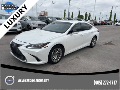 Used 2019 Lexus ES 300h w/ Luxury Package