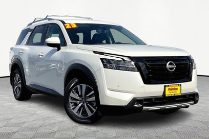Used 2023 Nissan Pathfinder SL w/ Lighting Package (N92)