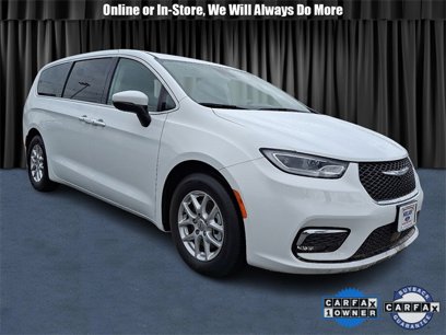 Used 2023 Chrysler Pacifica Touring-L