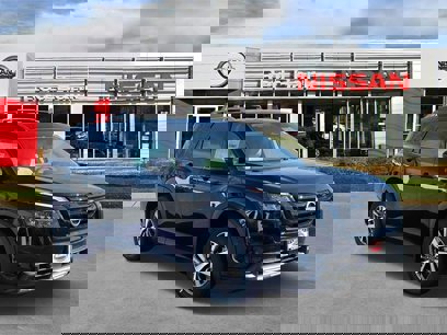 New 2025 Nissan Pathfinder SL w/ Lighting Package (N92)
