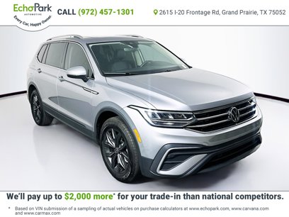 Used 2024 Volkswagen Tiguan SE w/ Panoramic Sunroof Package