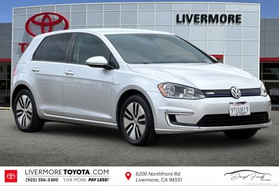 Used 2016 Volkswagen e-Golf SE w/ DC Fast Charging Package