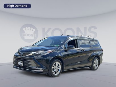 Used 2022 Toyota Sienna Platinum