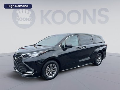 Used 2023 Toyota Sienna XLE