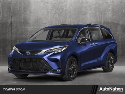 New 2025 Toyota Sienna XSE