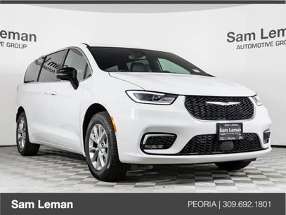 New 2025 Chrysler Pacifica Select