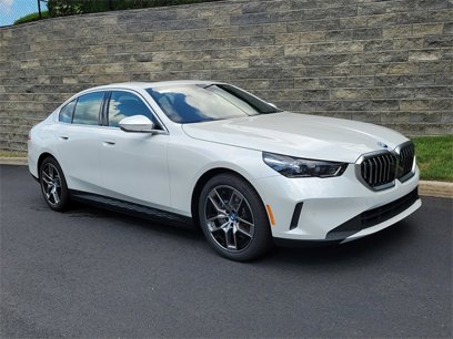 New 2025 BMW i5 xDrive40 w/ Premium Package