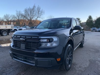 New 2024 Ford Maverick Lariat w/ Black Appearance Package