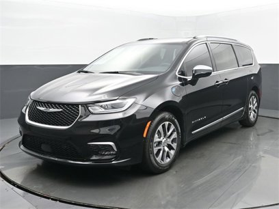 New 2025 Chrysler Pacifica Pinnacle
