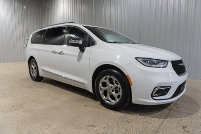 Used 2023 Chrysler Pacifica Limited