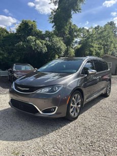 Used 2017 Chrysler Pacifica Limited