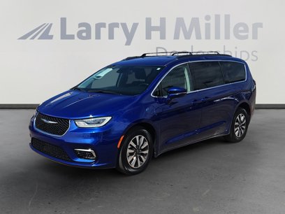 Used 2021 Chrysler Pacifica Touring w/ Cold Weather Group