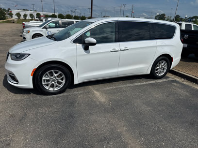Used 2023 Chrysler Pacifica Touring-L