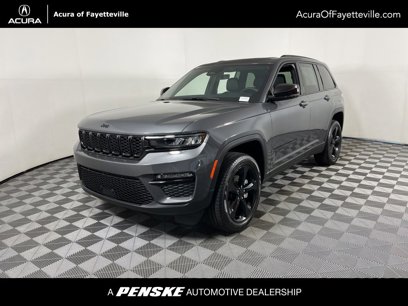 Used 2025 Jeep Grand Cherokee Limited w/ Black Appearance Package