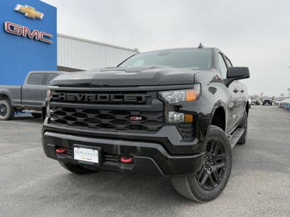 New 2025 Chevrolet Silverado 1500 Custom Trail Boss w/ LPO, Dark Essentials Package