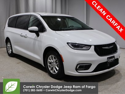 Used 2023 Chrysler Pacifica Touring-L