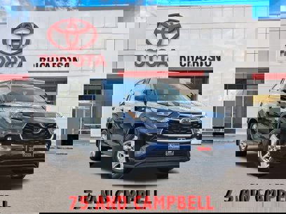Used 2023 Toyota Highlander LE