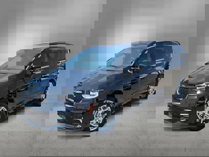 New 2025 Chrysler Pacifica Select