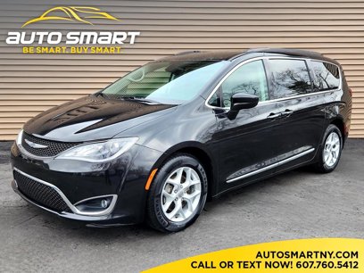 Used 2017 Chrysler Pacifica Touring-L w/ Tire & Wheel Group