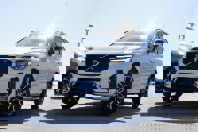 New 2025 Volvo XC60 B5 Plus w/ Protection Package Premier
