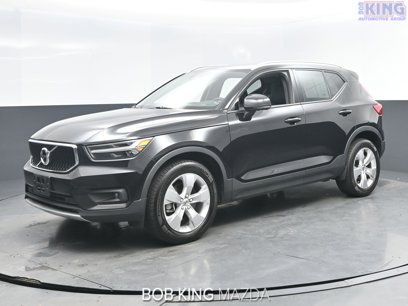Used 2022 Volvo XC40 T4 Momentum