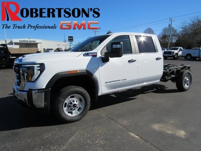 Used 2025 GMC Sierra 2500 Pro w/ Convenience Package