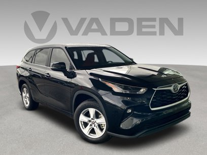 Used 2023 Toyota Highlander LE