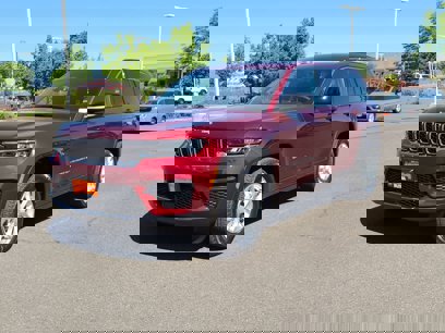 New 2025 Jeep Grand Cherokee Laredo X w/ Trailer Tow Package