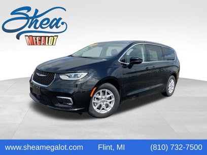 Used 2024 Chrysler Pacifica Touring-L