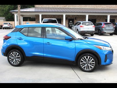 Used 2021 Nissan Kicks SV