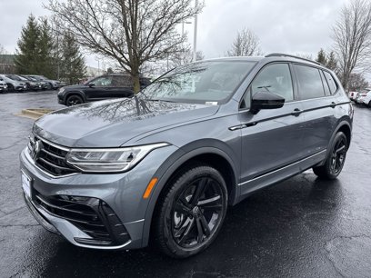 New 2024 Volkswagen Tiguan SE R-Line