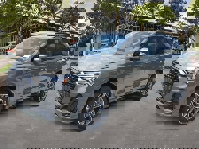 New 2025 Audi Q3 2.0T Premium