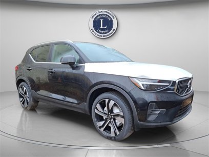 New 2025 Volvo XC40 B5 Ultra w/ Climate Package