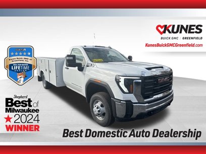 New 2025 GMC Sierra 3500 Pro w/ Convenience Package