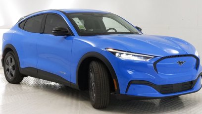 New 2023 Ford Mustang Mach-E Select w/ Comfort Package Lite