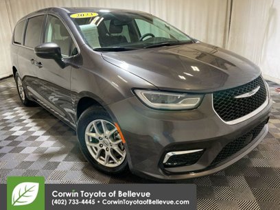 Used 2023 Chrysler Pacifica Touring-L