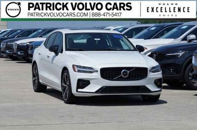 New 2025 Volvo S60 B5 Ultra w/ Climate Package