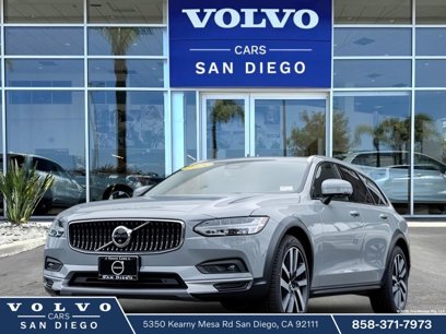New 2025 Volvo V90 B6 Cross Country Ultra w/ Climate Package